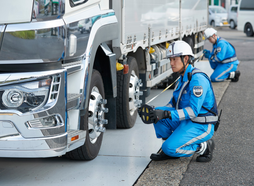 車両制限令等違反車両取締隊