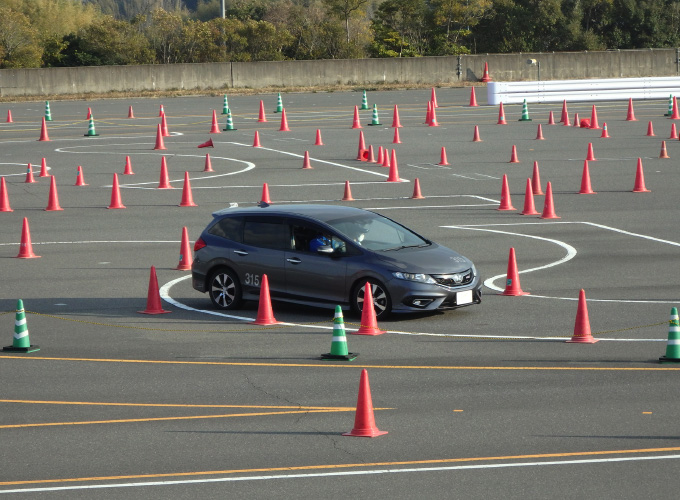 新入社員研修・運転技能講習